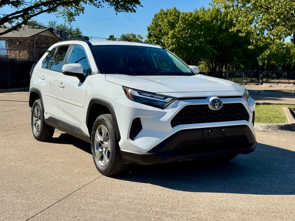 Photo 2 of this TOYOTA RAV4 HYBRID