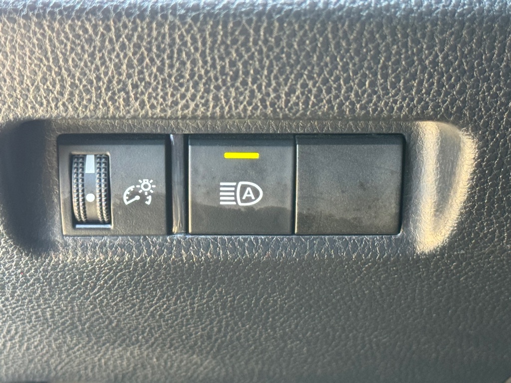 Photo 8 of this TOYOTA RAV4 HYBRID