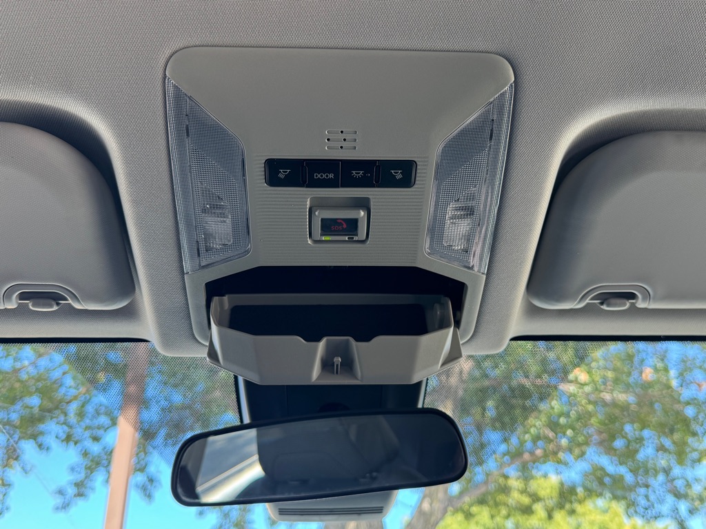 Photo 22 of this TOYOTA RAV4 HYBRID