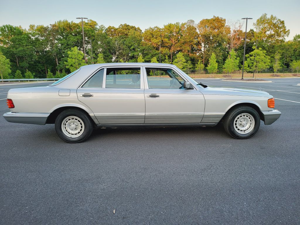Photo 6 of this MERCEDES-BENZ 500