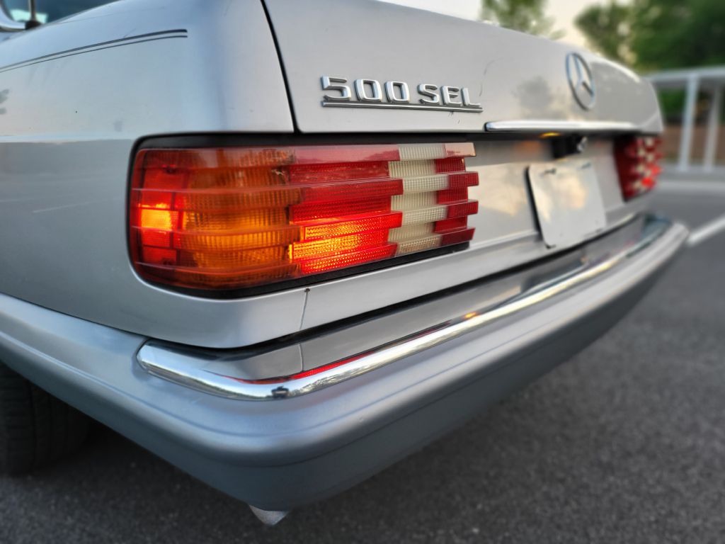 Photo 30 of this MERCEDES-BENZ 500