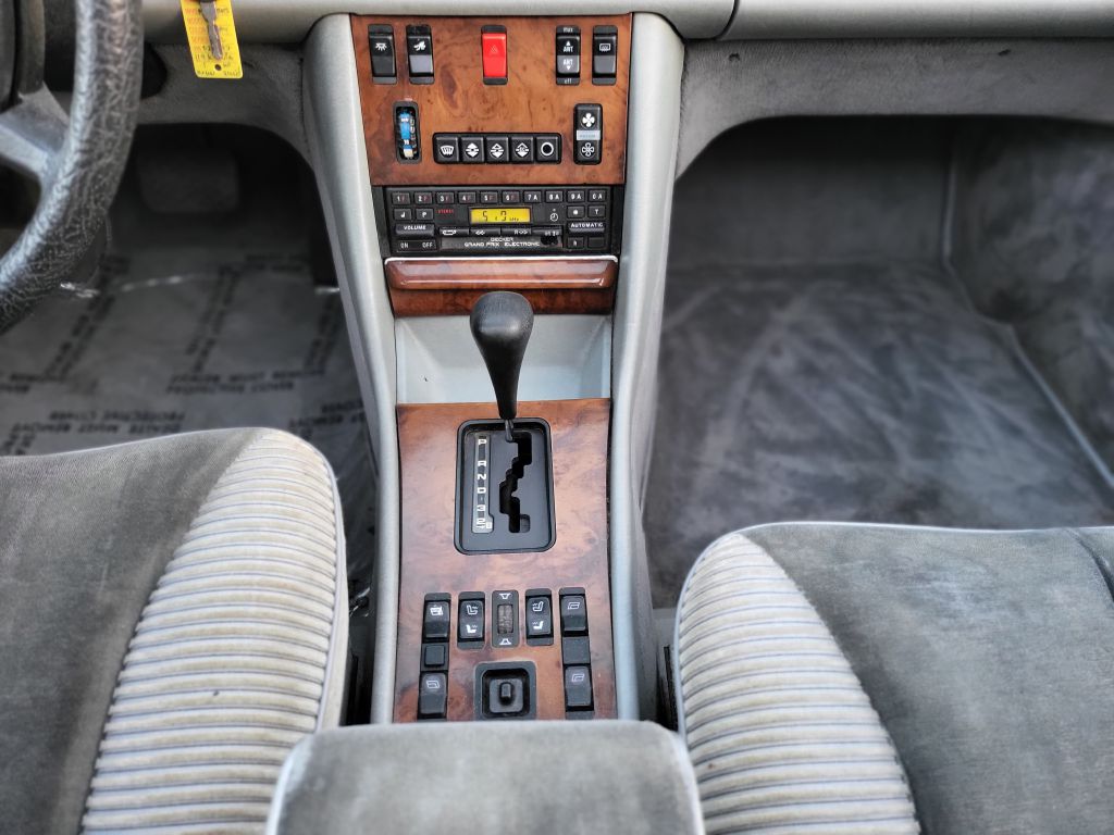Photo 36 of this MERCEDES-BENZ 500