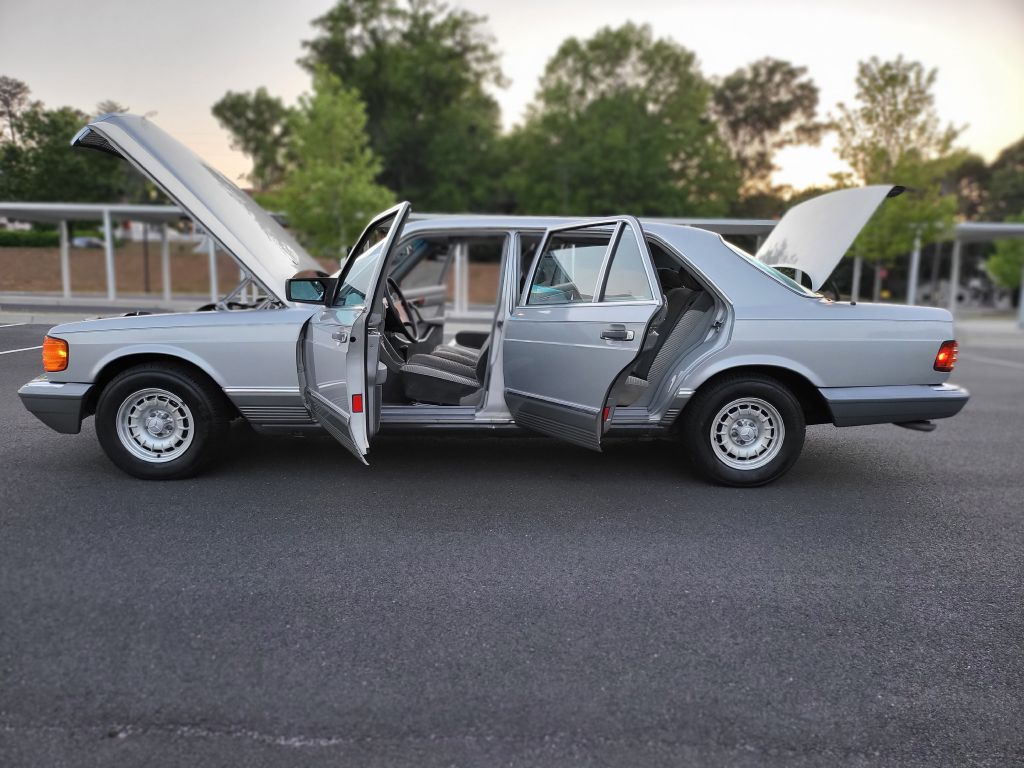 Photo 40 of this MERCEDES-BENZ 500