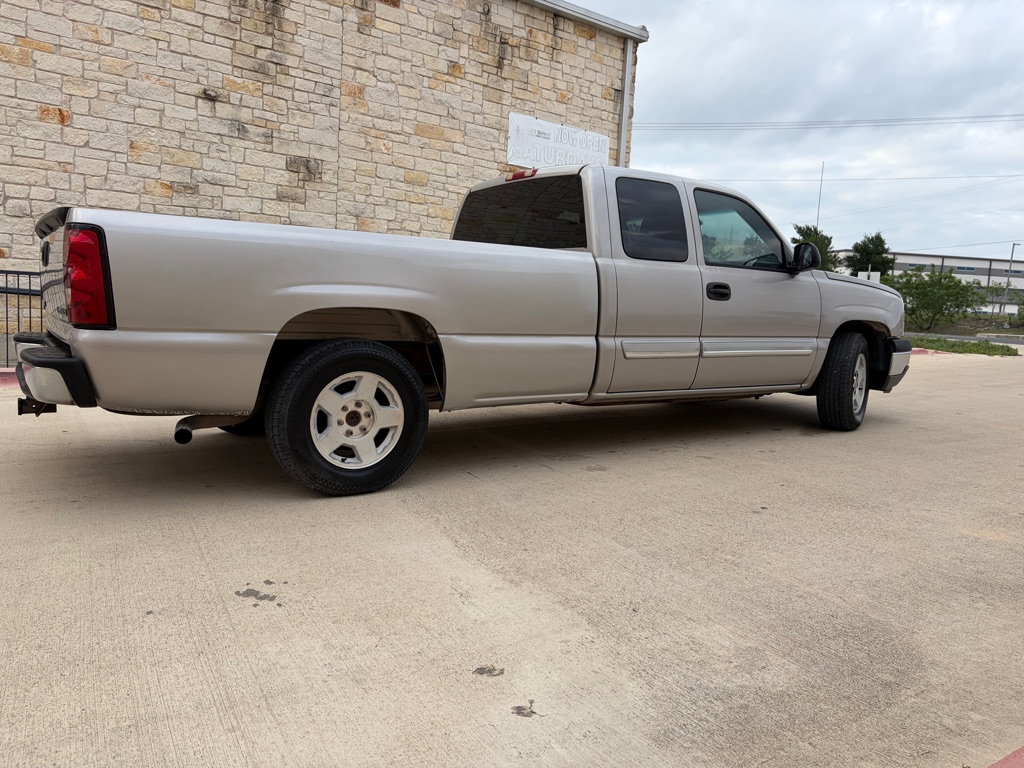 Photo 2 of this CHEVROLET SILVERADO 1500