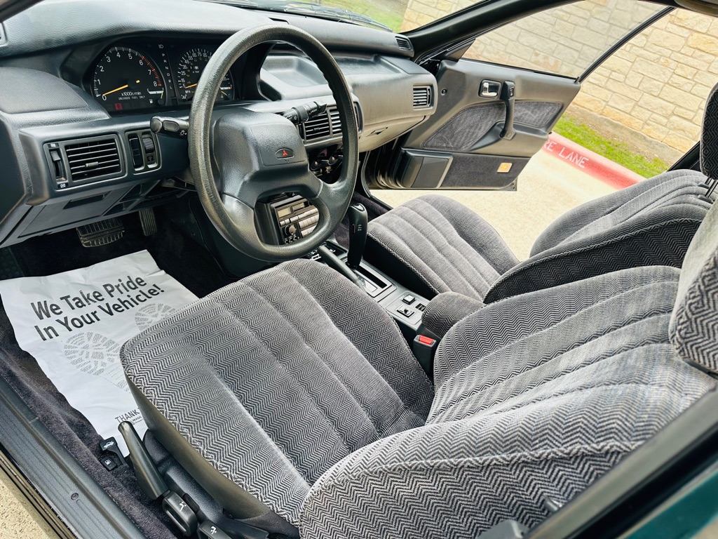 Photo 8 of this MITSUBISHI GALANT