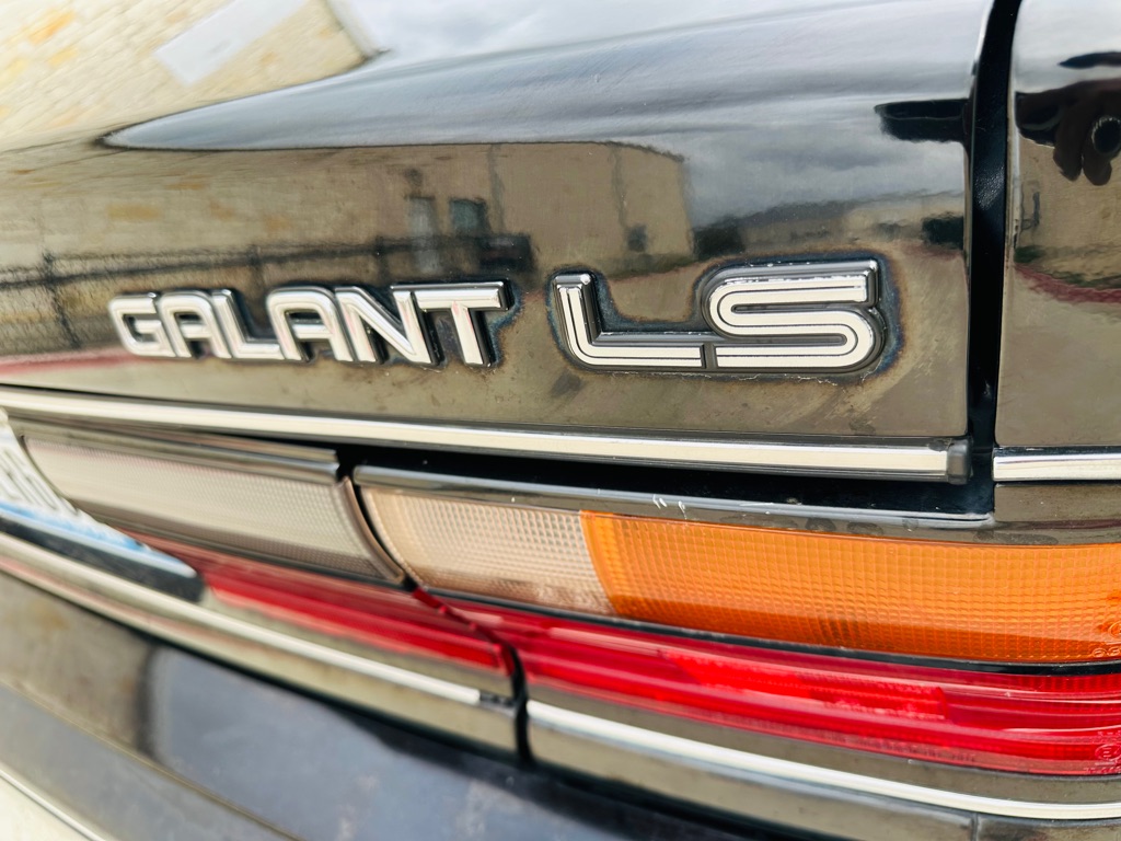 Photo 10 of this MITSUBISHI GALANT