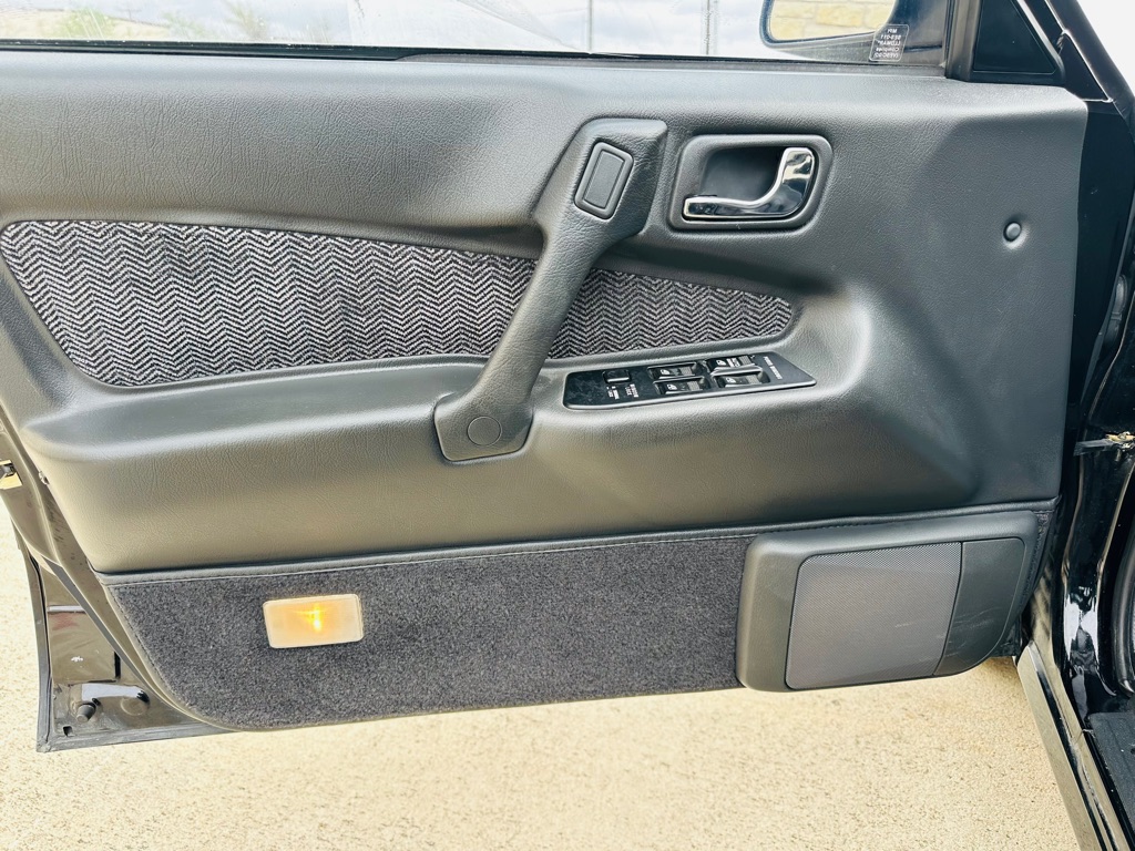 Photo 12 of this MITSUBISHI GALANT