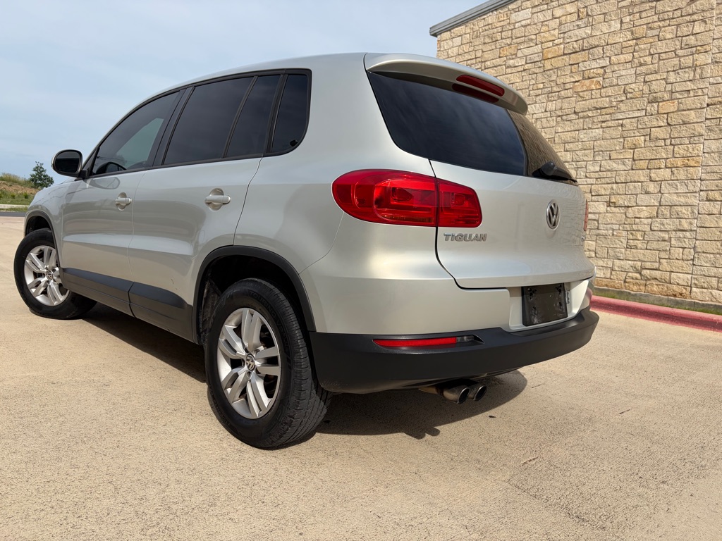 Photo 3 of this VOLKSWAGEN TIGUAN