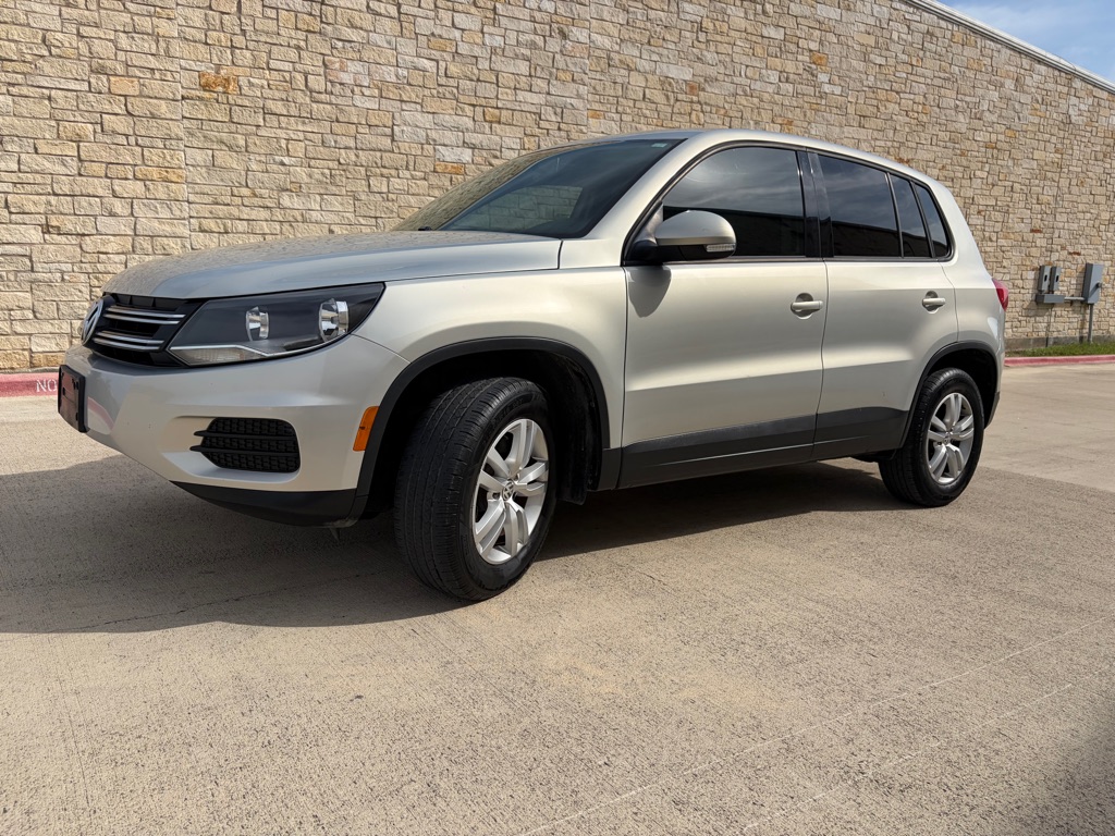 Photo 4 of this VOLKSWAGEN TIGUAN