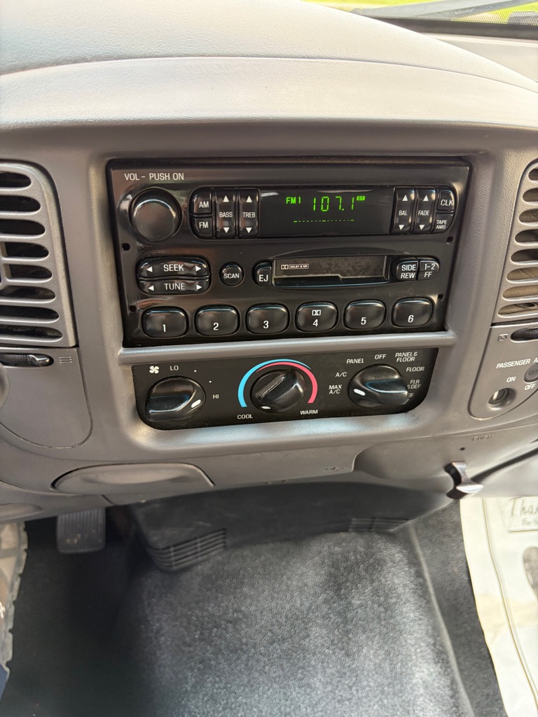 Photo 12 of this FORD F150