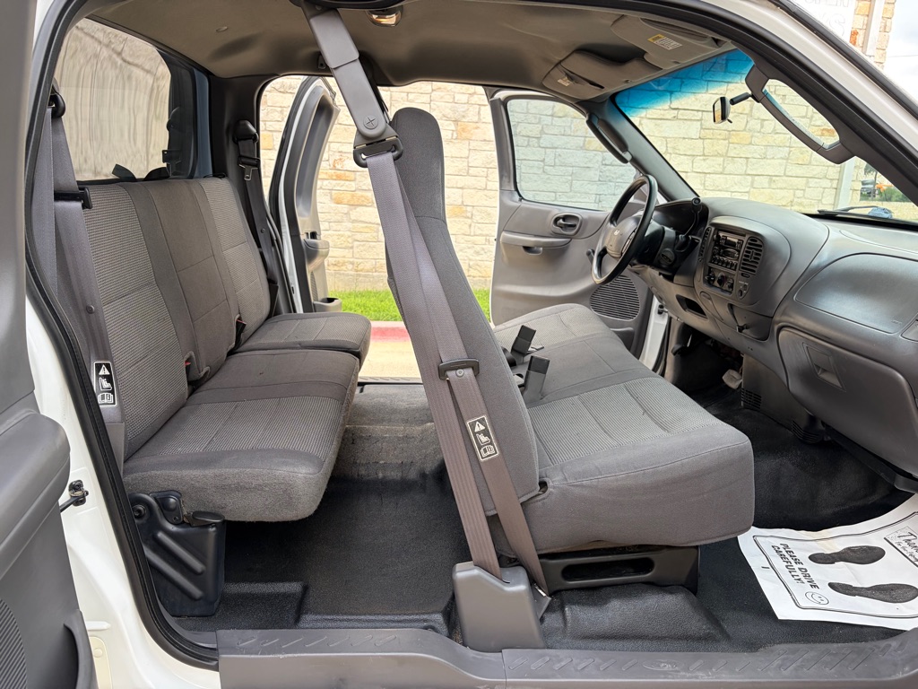 Photo 6 of this FORD F150