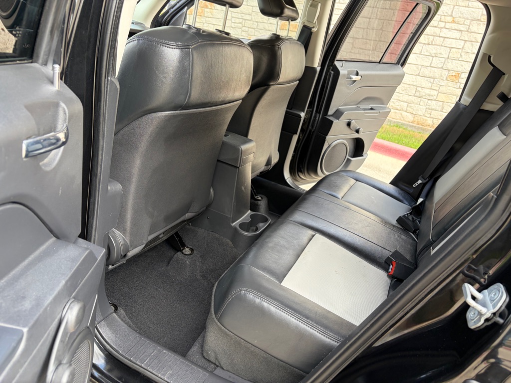Photo 7 of this JEEP PATRIOT