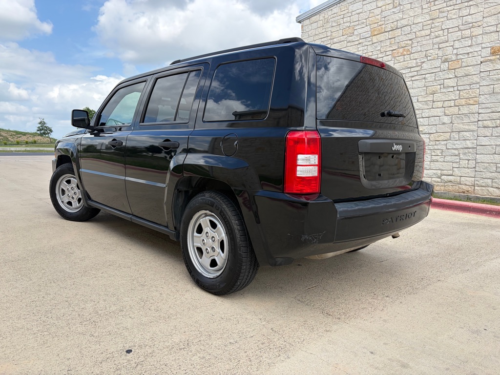 Photo 3 of this JEEP PATRIOT