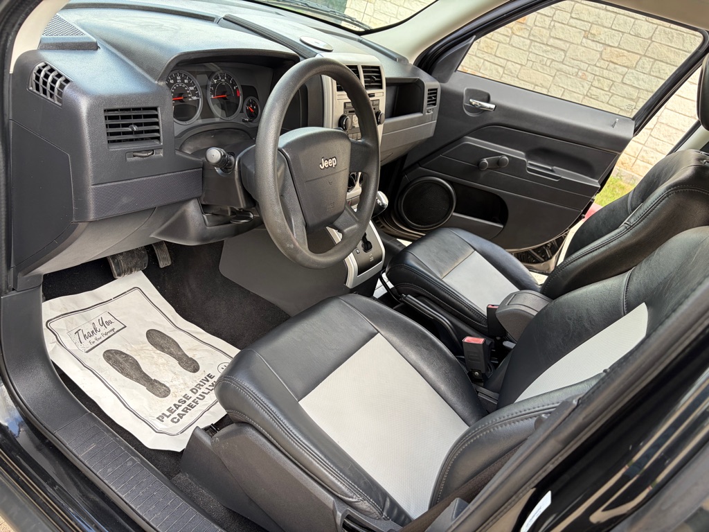 Photo 8 of this JEEP PATRIOT