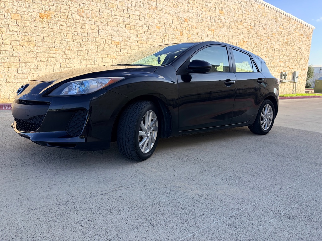 Photo 4 of this MAZDA 3