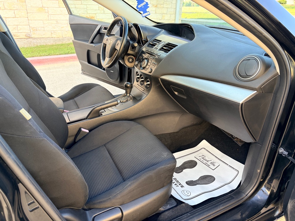 Photo 5 of this MAZDA 3