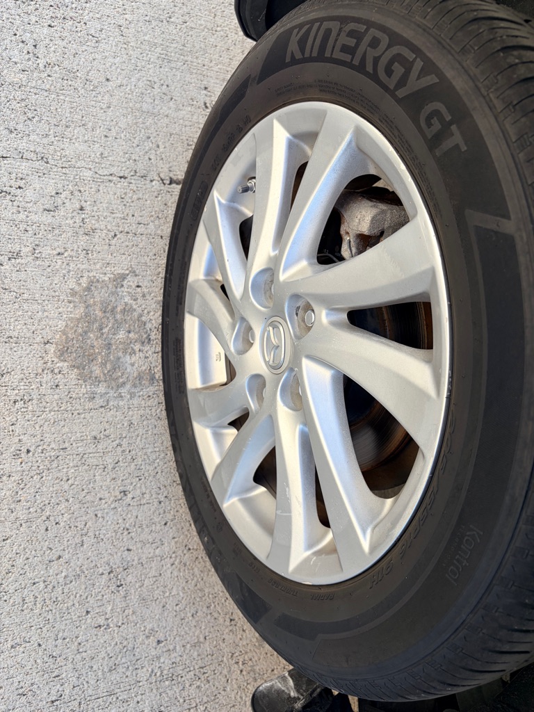 Photo 12 of this MAZDA 3