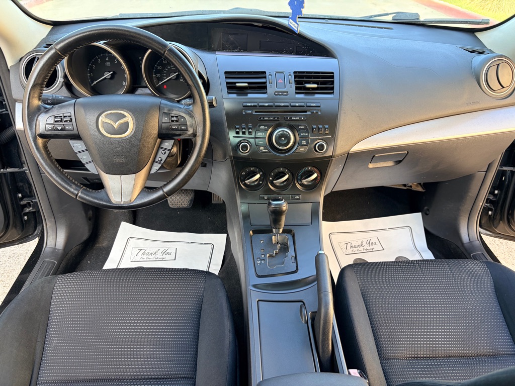 Photo 9 of this MAZDA 3