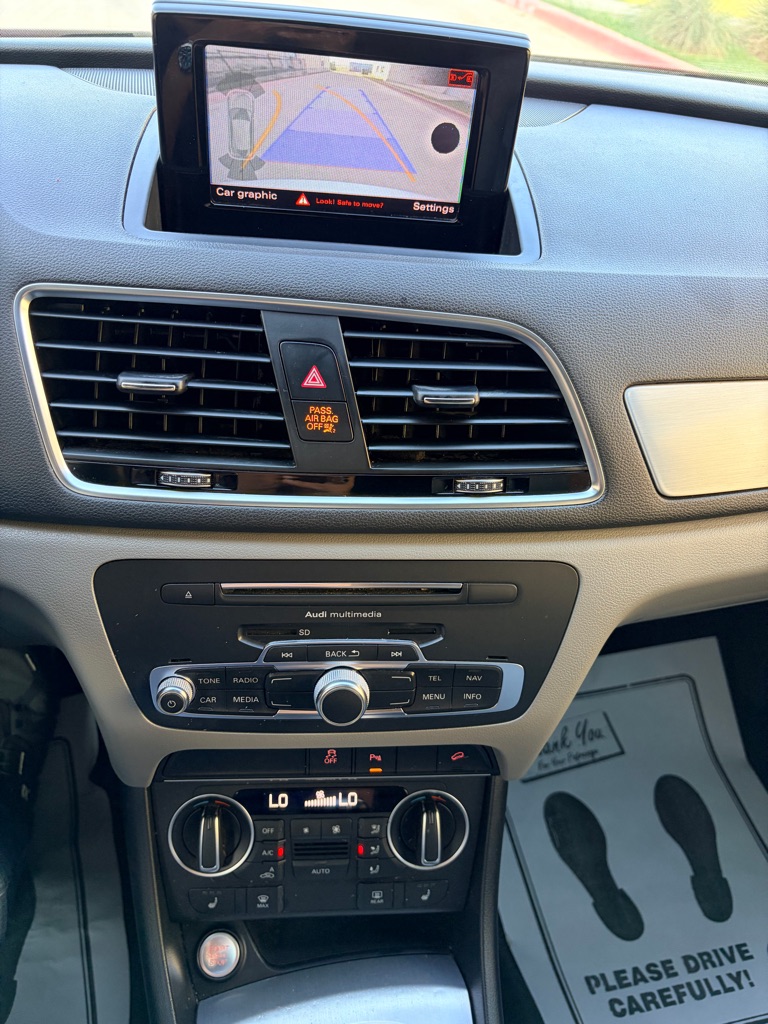 Photo 11 of this AUDI Q3