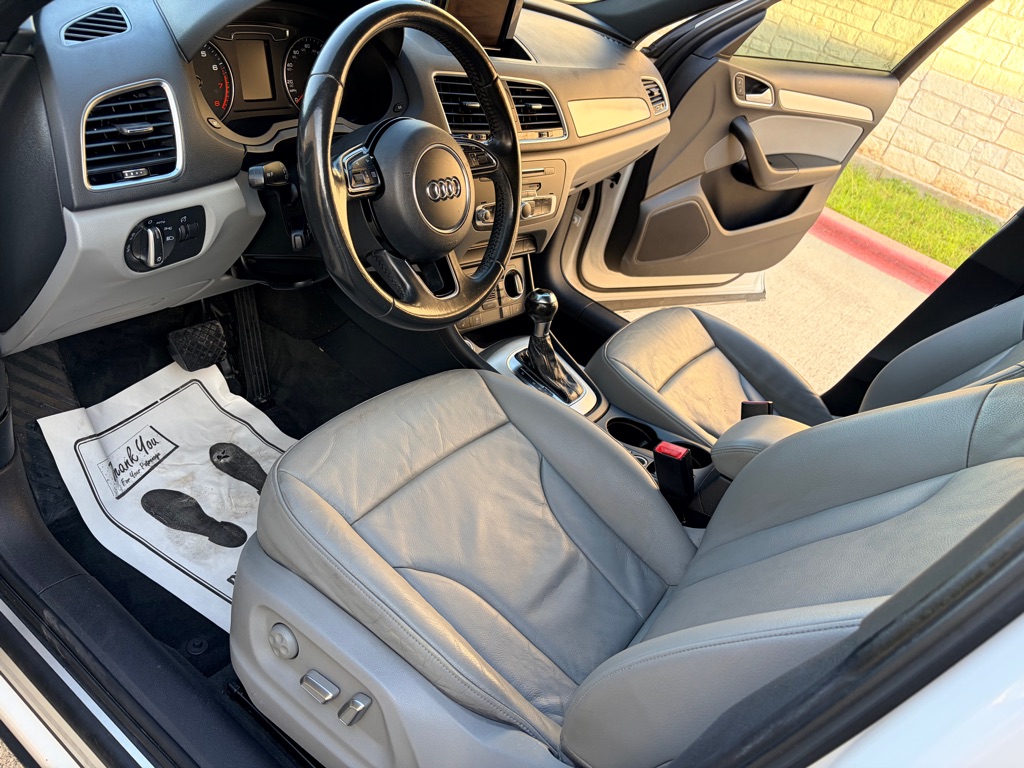 Photo 8 of this AUDI Q3