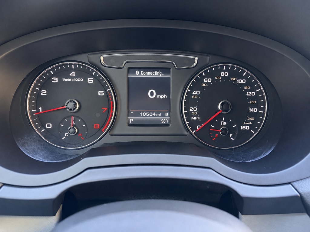 Photo 10 of this AUDI Q3