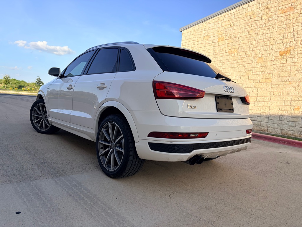 Photo 3 of this AUDI Q3