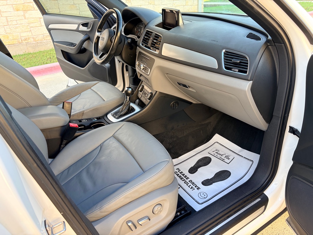 Photo 5 of this AUDI Q3