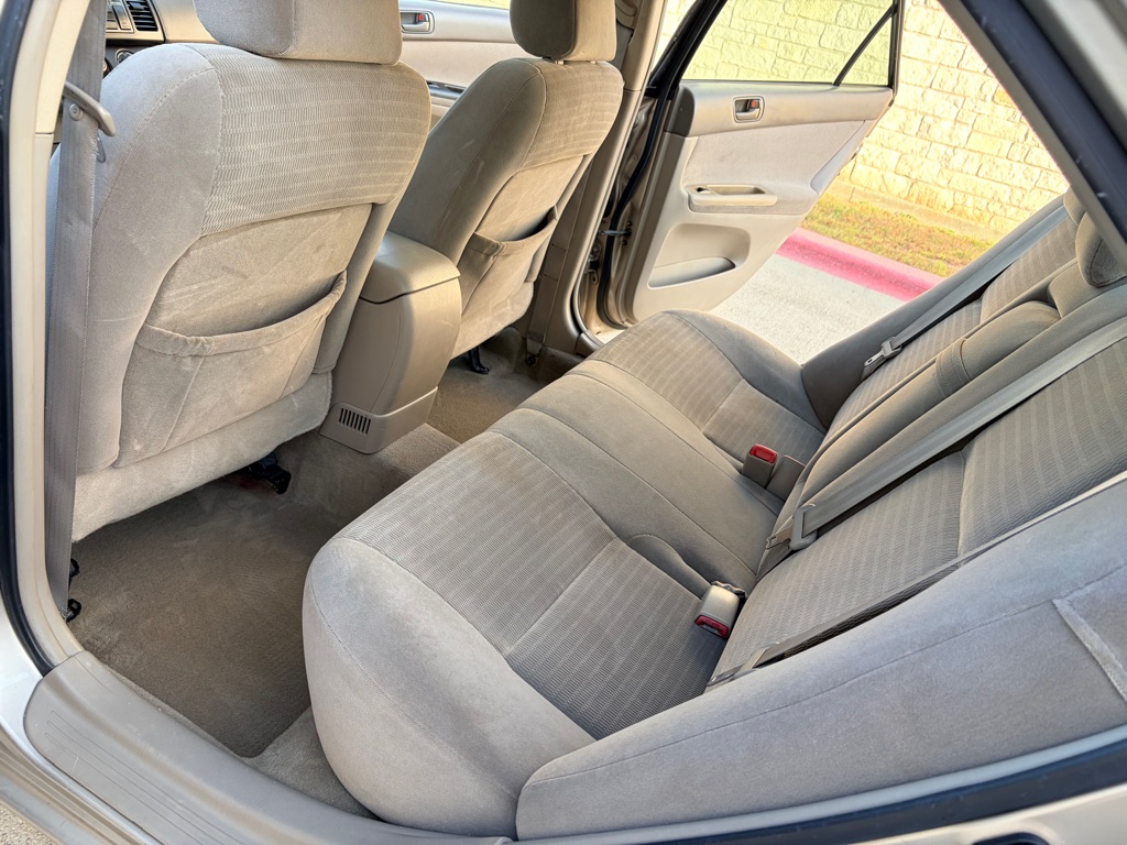 Photo 7 of this TOYOTA CAMRY