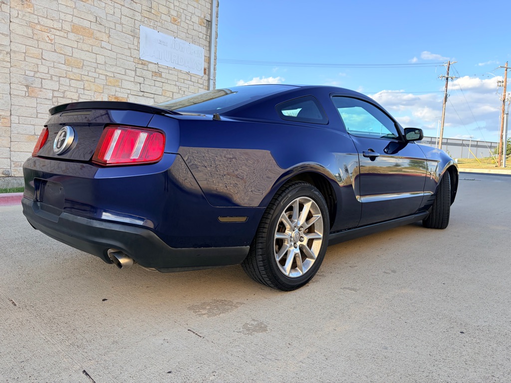 Photo 2 of this FORD MUSTANG