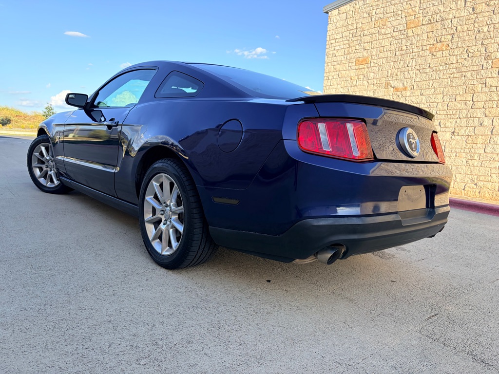 Photo 3 of this FORD MUSTANG