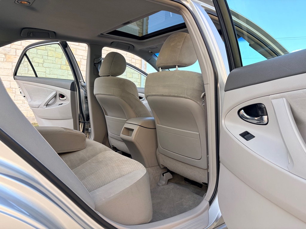 Photo 6 of this TOYOTA CAMRY