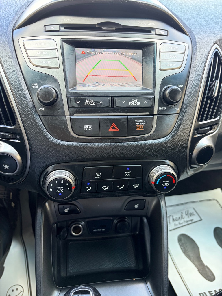 Photo 11 of this HYUNDAI TUCSON