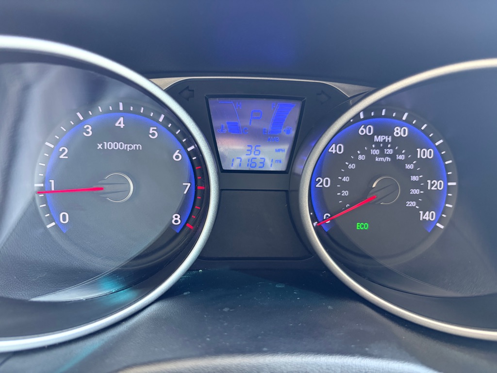 Photo 10 of this HYUNDAI TUCSON