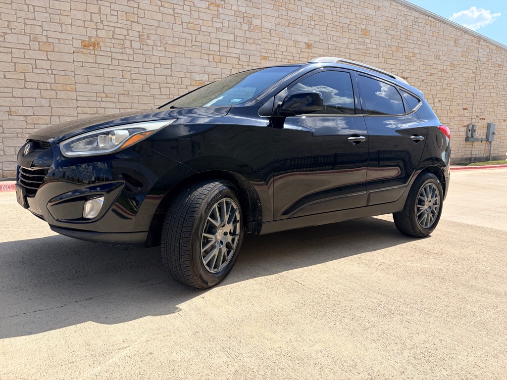Photo 4 of this HYUNDAI TUCSON