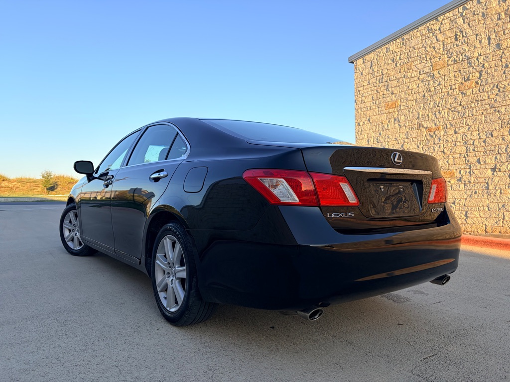 Photo 3 of this LEXUS ES