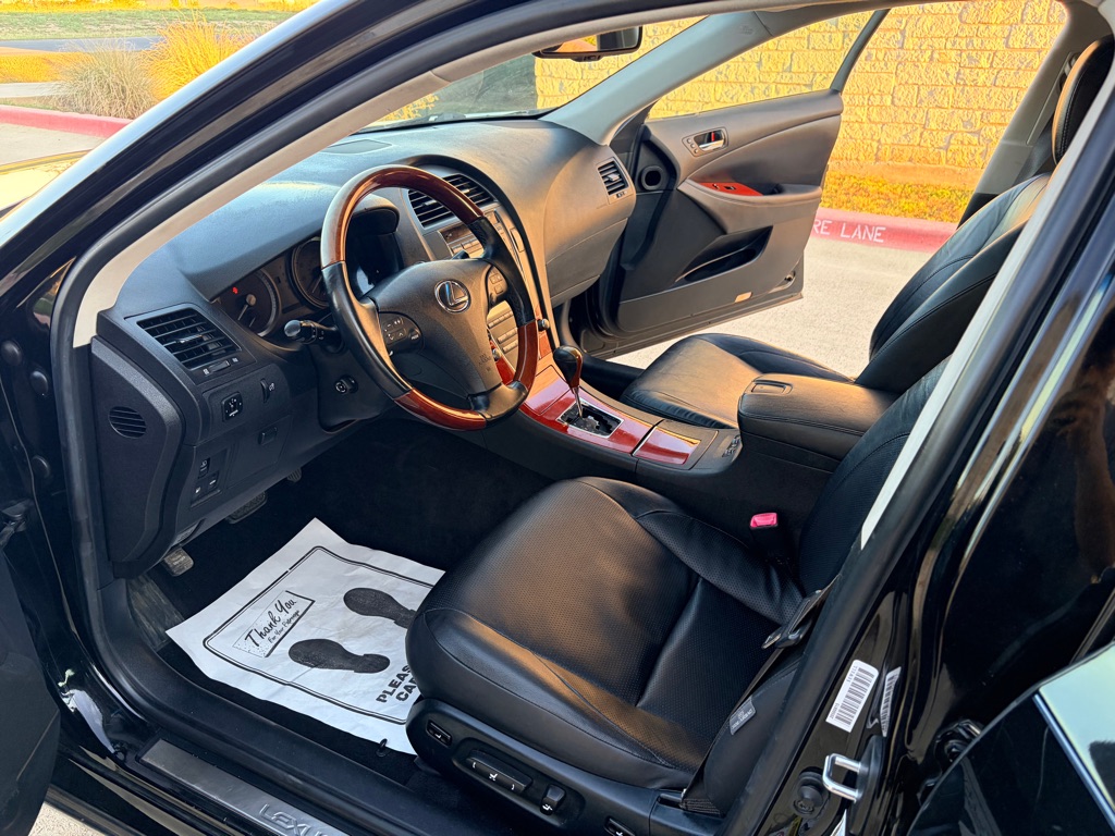 Photo 9 of this LEXUS ES