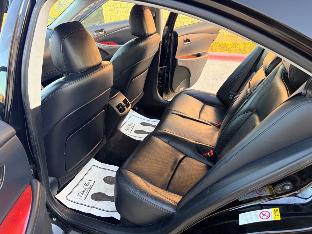 Photo 8 of this LEXUS ES