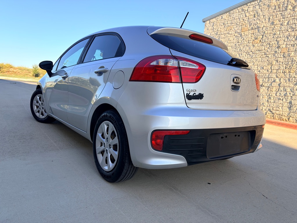 Photo 3 of this KIA RIO