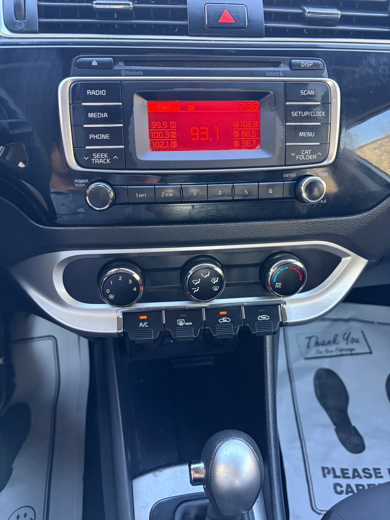 Photo 11 of this KIA RIO