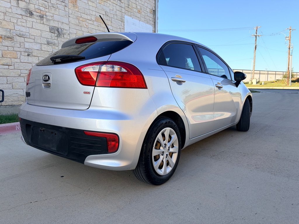 Photo 2 of this KIA RIO