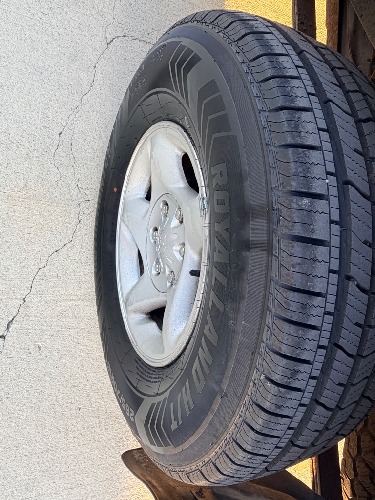 Photo 9 of this TOYOTA TACOMA