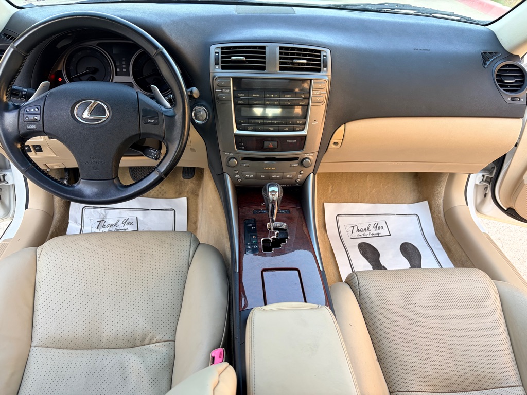 Photo 9 of this LEXUS IS