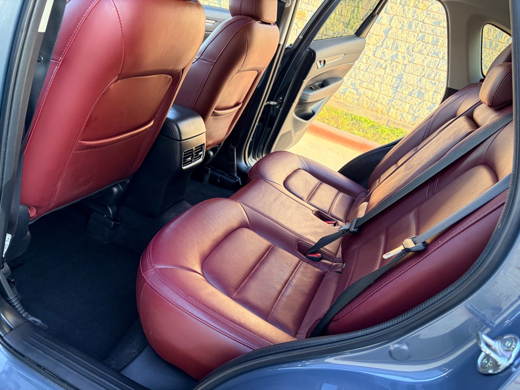Photo 7 of this MAZDA CX-5