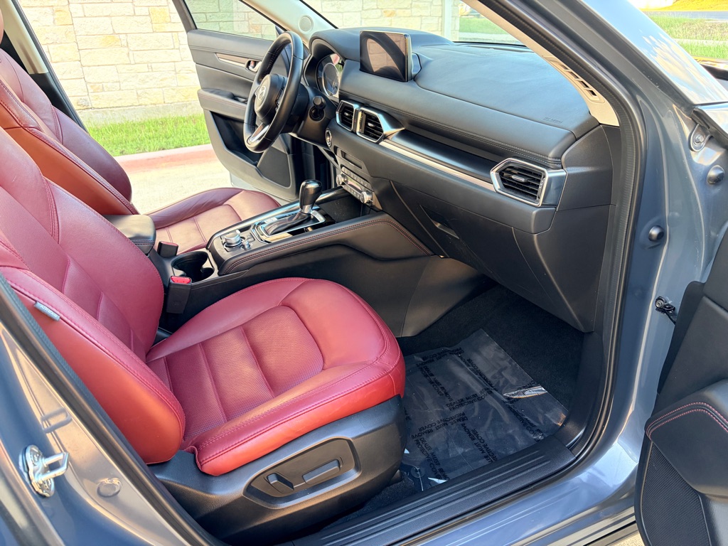 Photo 5 of this MAZDA CX-5