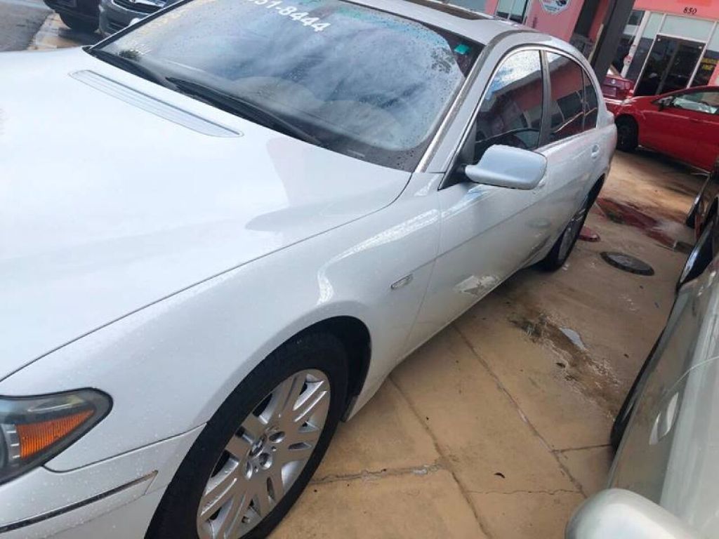 Photo 3 of this BMW 745