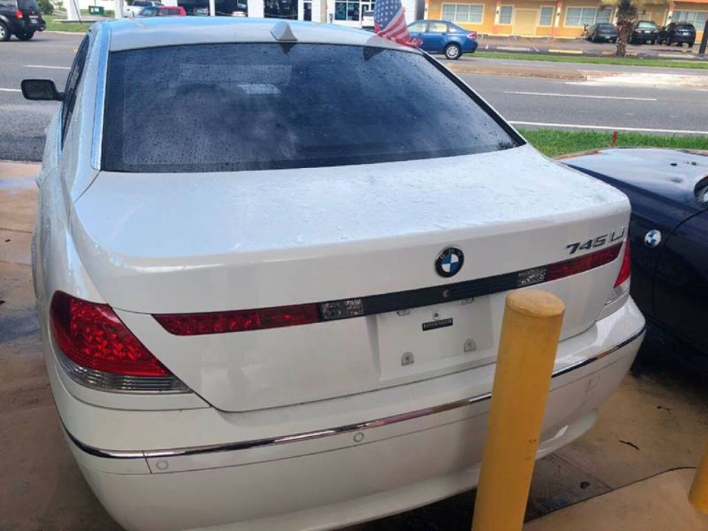 Photo 5 of this BMW 745