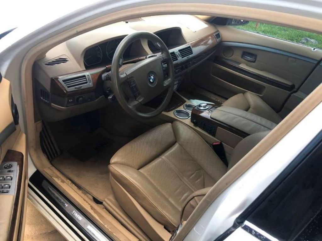 Photo 6 of this BMW 745