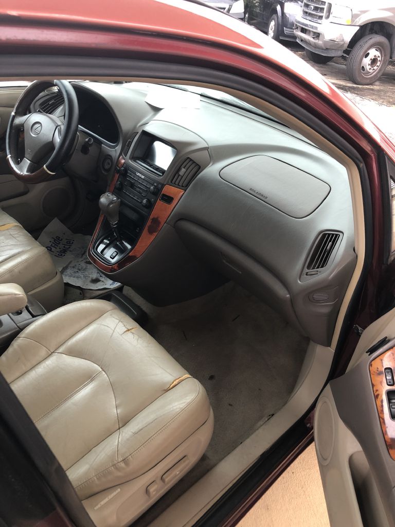 Photo 3 of this LEXUS RX