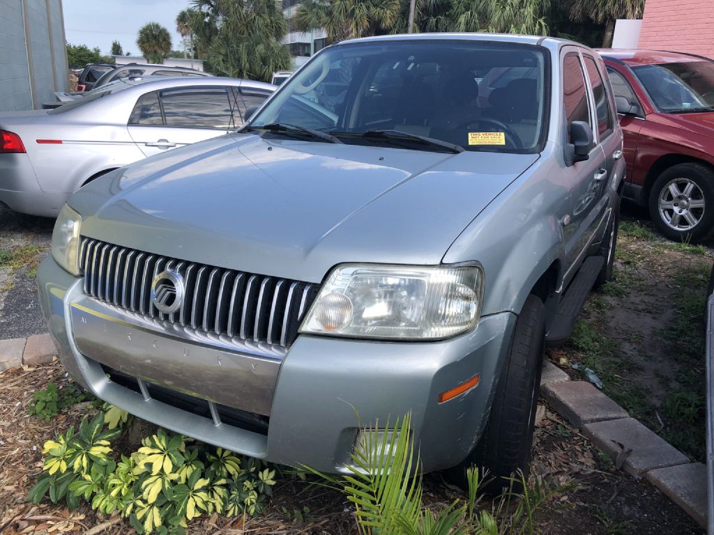 Photo 2 of this MERCURY MARINER