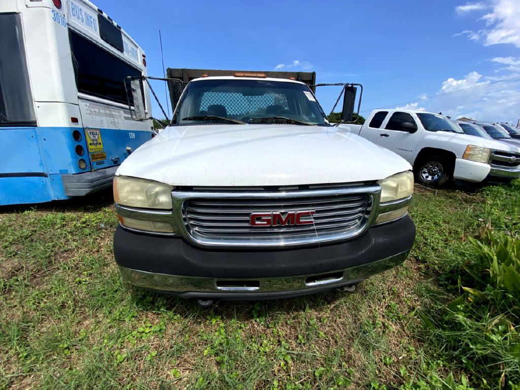 Photo 3 of this GMC NEW SIERRA
